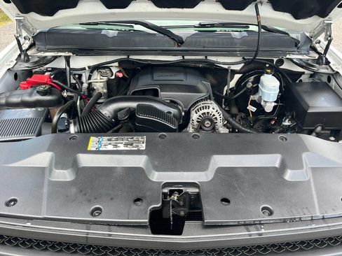 Used 2010 Chevrolet Silverado 1500 W/T AWD/4WD image 18