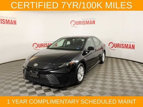 Used 2025 Toyota Camry LE FWD image 2