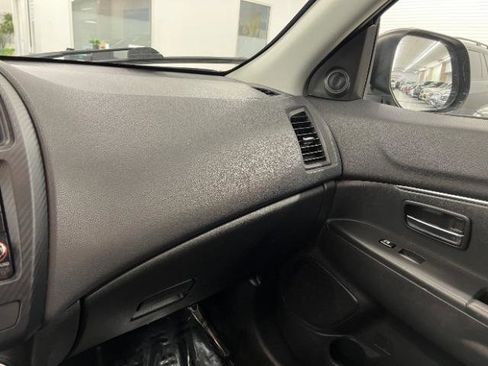 Used 2020 Mitsubishi Outlander Sport ES image 17