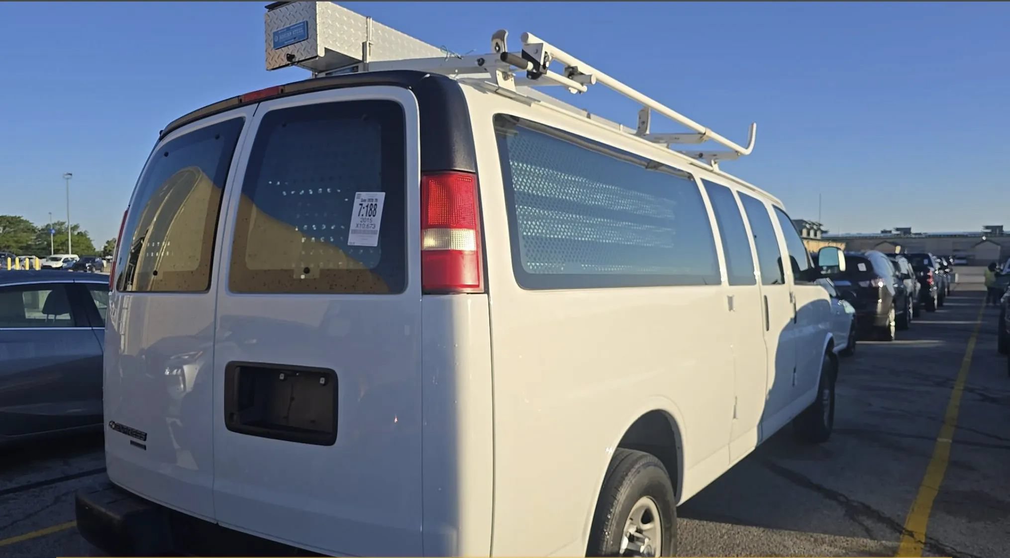 Used 2015 Chevrolet Express 2500 Extended RWD image 3