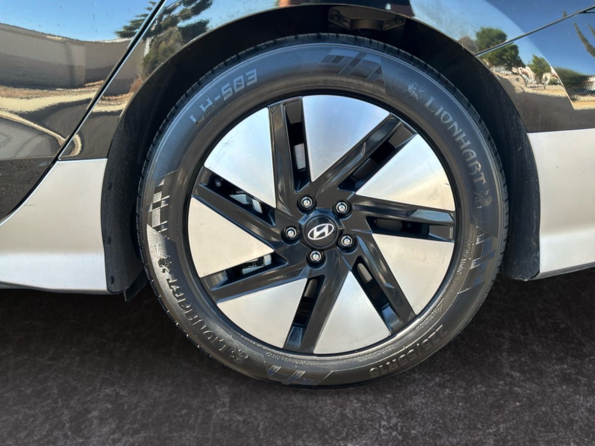 Used 2024 Hyundai Ioniq 6 SE RWD image 9