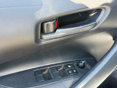 Used 2022 Toyota Corolla LE w/ Carpet Mat Package (TMS) FWD image 20
