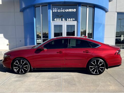 Used 2024 Honda Accord Touring image 1