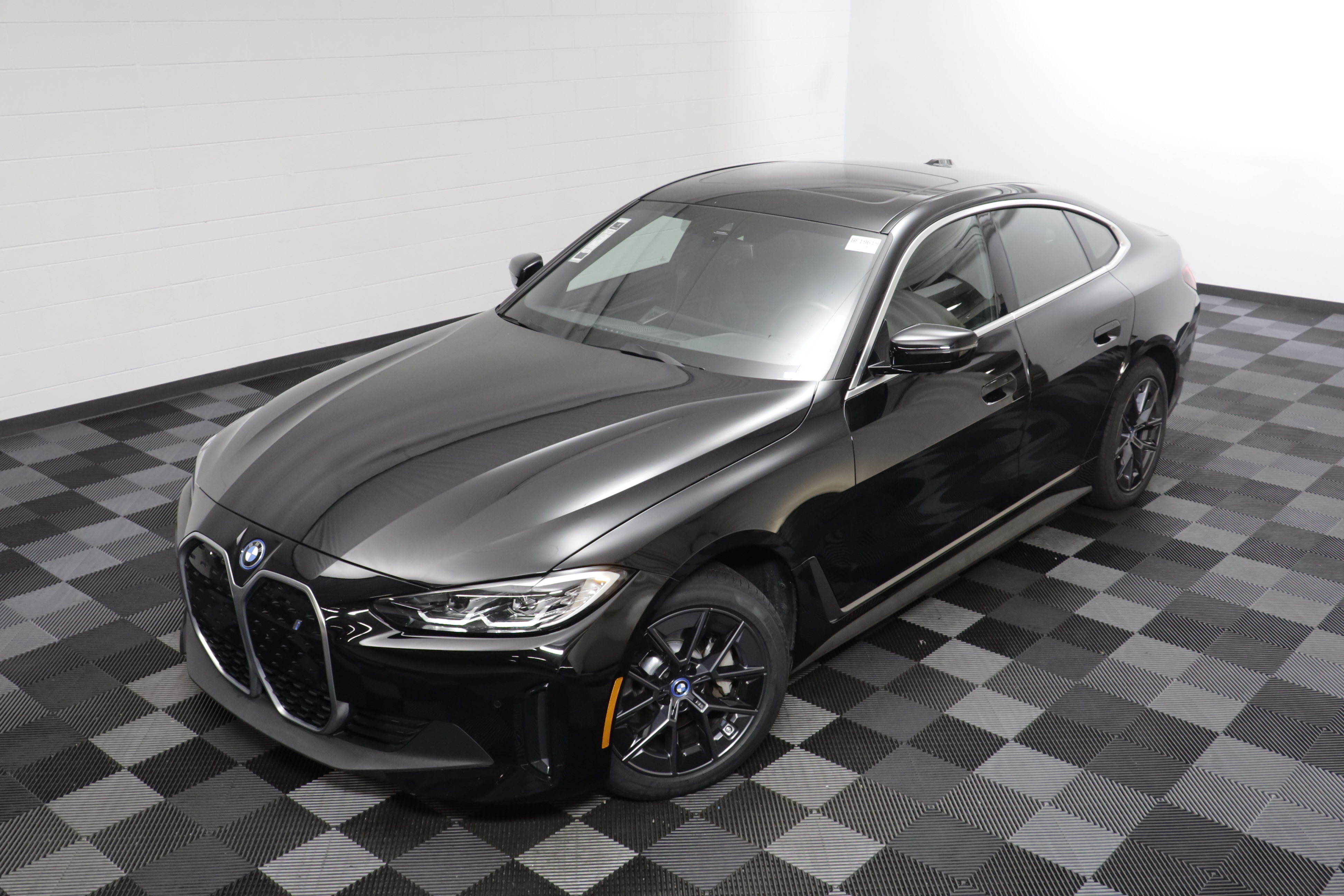 Used 2024 BMW i4 eDrive35 w/ Convenience Package RWD image 2