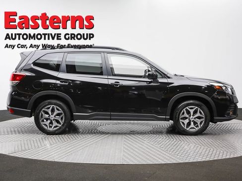 Used 2023 Subaru Forester Premium image 4