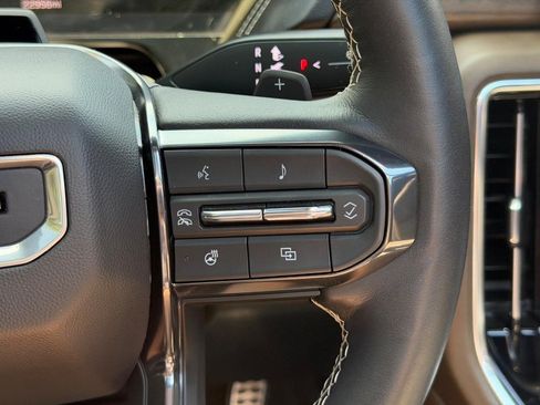 Used 2025 GMC Yukon Denali Ultimate AWD/4WD image 21