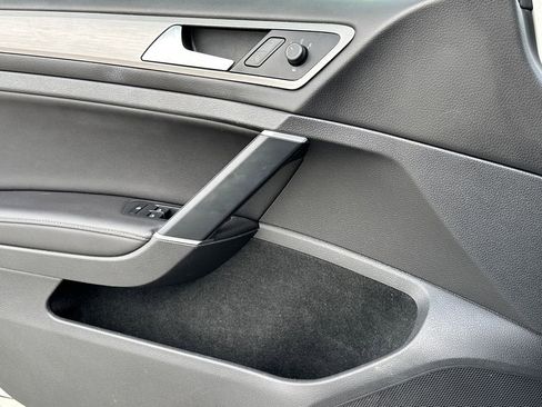 Used 2015 Volkswagen Golf TDI S image 18