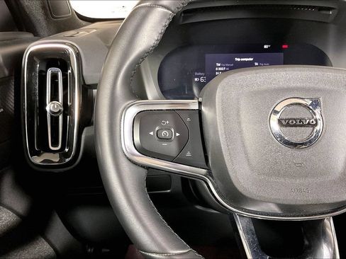 Used 2023 Volvo XC40 Recharge Ultimate w/ Protection Package Premier AWD/4WD image 18