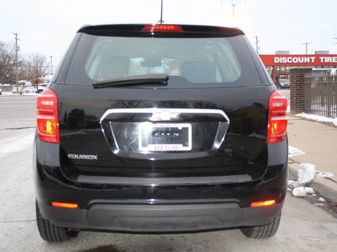 Used 2017 Chevrolet Equinox LS image 5