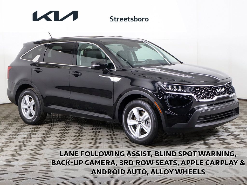 Used 2023 Kia Sorento LX FWD image 1