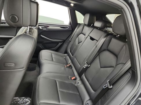 Used 2019 Porsche Macan AWD/4WD image 16