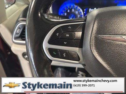 Used 2019 Chrysler Pacifica Touring-L image 30