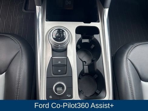 Used 2023 Ford Explorer XLT w/ Equipment Group 202A AWD/4WD image 22