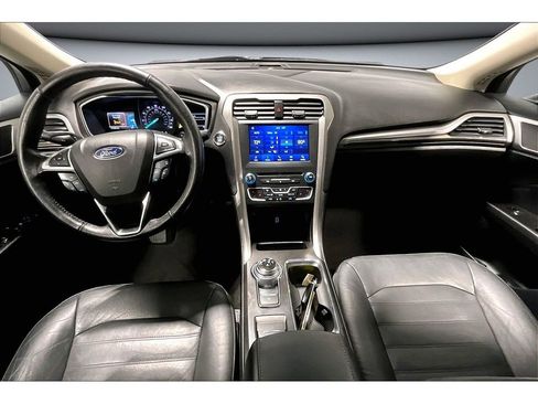 Used 2018 Ford Fusion SE w/ Fusion SE Technology Package image 16