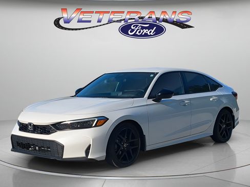Used 2025 Honda Civic Sport image 1