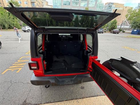 Used 2018 Jeep Wrangler Unlimited Sport S AWD/4WD image 21
