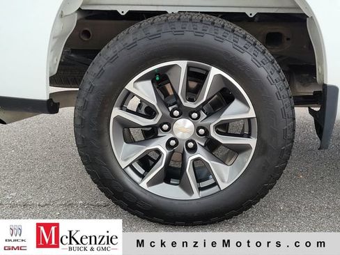 Used 2024 Chevrolet Silverado 1500 LT AWD/4WD image 30