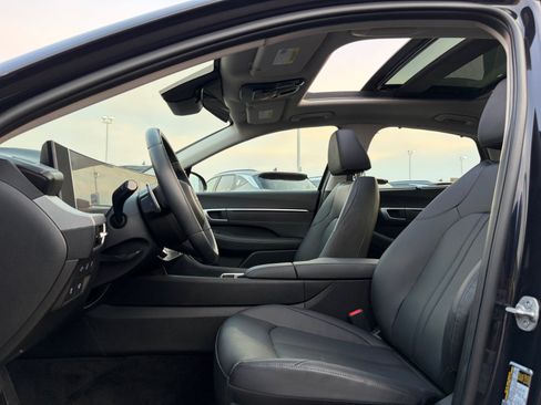 Used 2025 Hyundai Sonata Limited FWD image 12