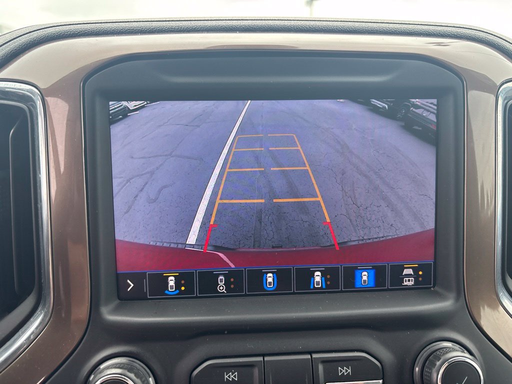 Used 2020 Chevrolet Silverado 1500 High Country w/ Technology Package AWD/4WD image 22