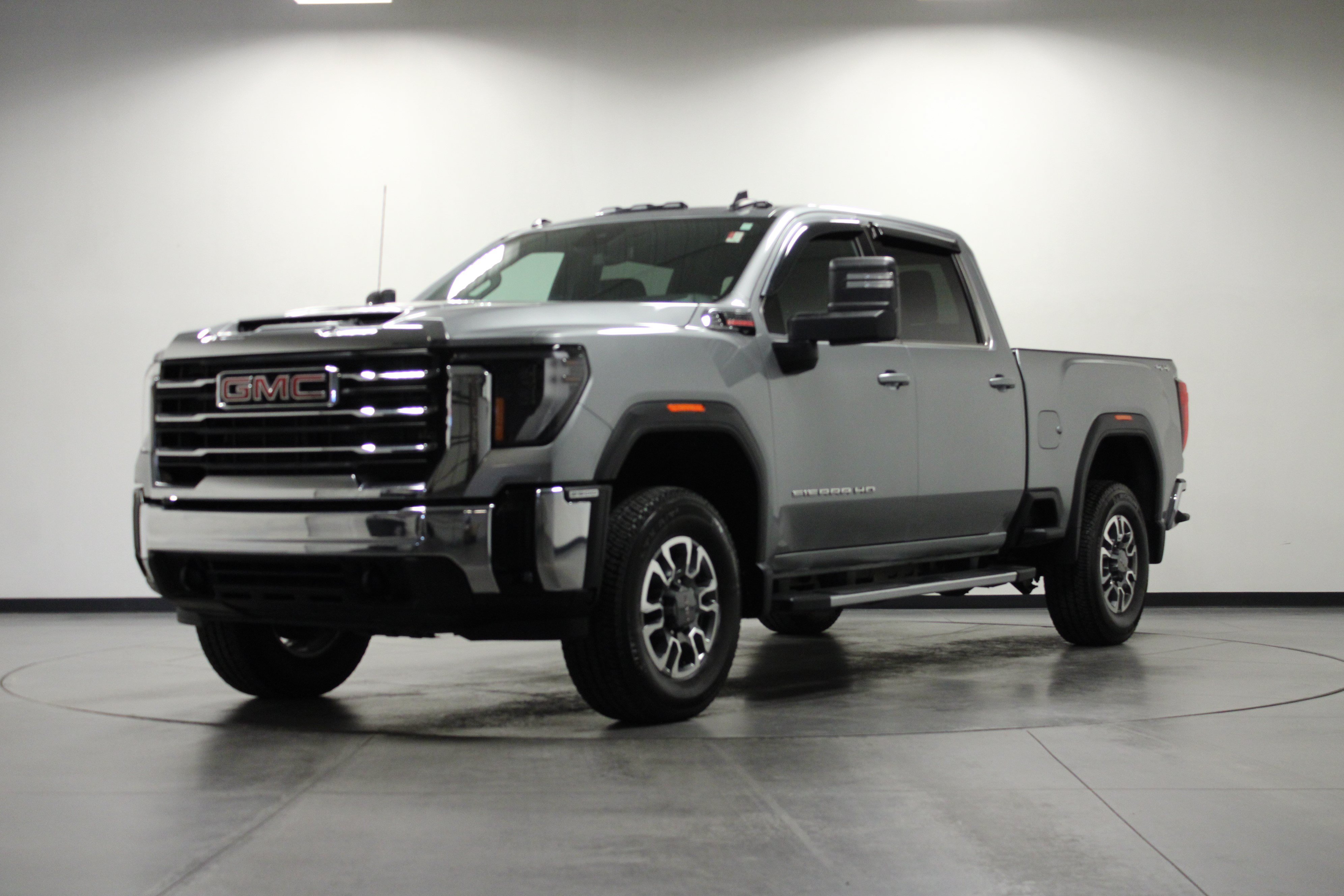 Used 2025 GMC Sierra 2500 SLE w/ SLE Convenience Package AWD/4WD image 8