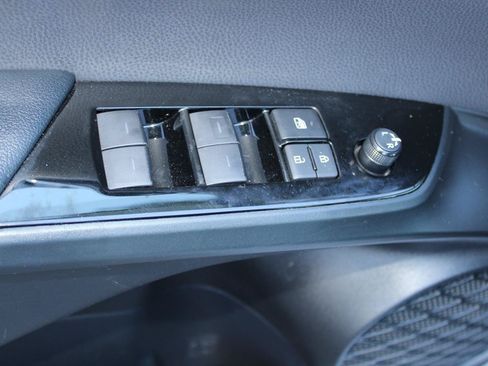 Used 2020 Toyota Prius Prime XLE FWD image 45