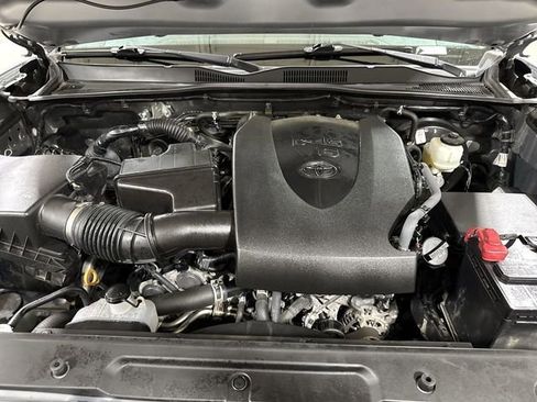 Used 2021 Toyota Tacoma SR AWD/4WD image 24