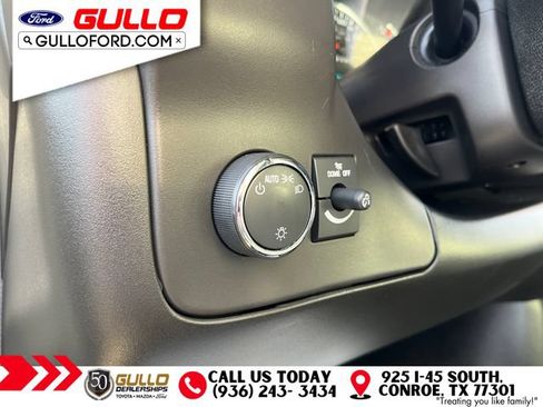 Used 2022 Chevrolet Express 3500 w/ Driver Convenience Package RWD image 16
