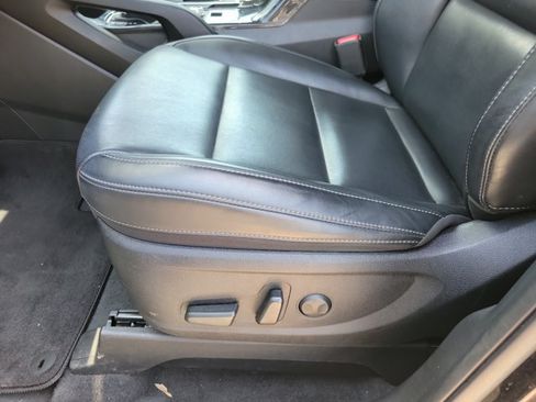 Used 2025 Kia Telluride S FWD image 6