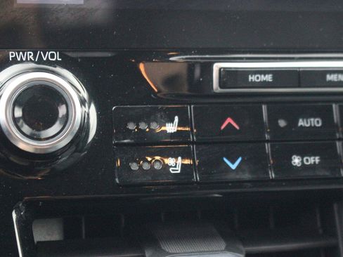 Used 2021 Toyota Highlander Limited AWD/4WD image 31