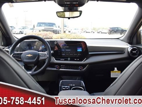 New 2026 Chevrolet Equinox LT w/ Convenience Package II FWD image 3