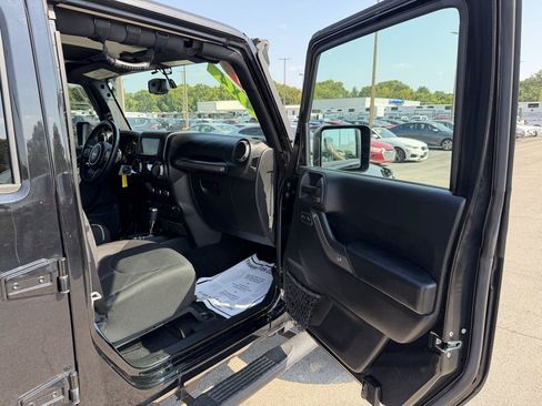 Used 2017 Jeep Wrangler Unlimited Sport w/ Quick Order Package 24S AWD/4WD image 9