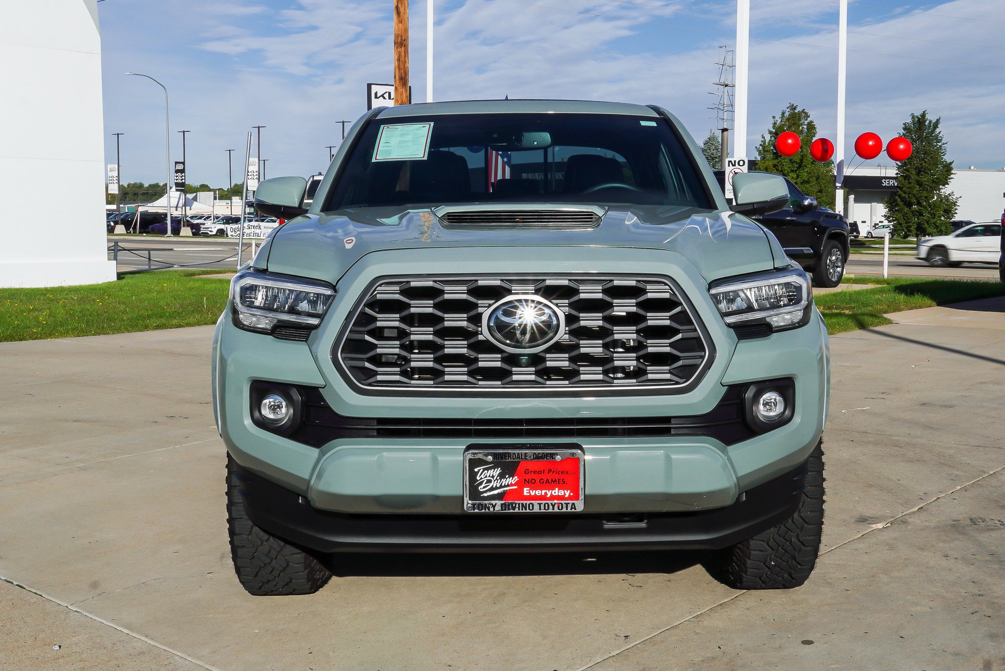 Certified 2023 Toyota Tacoma TRD Sport w/ TRD Premium Sport Package AWD/4WD image 3