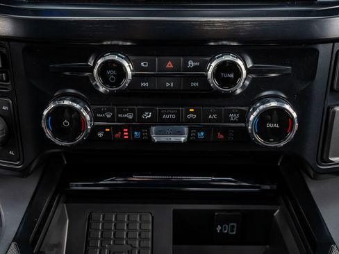 Used 2026 Ford F250 Lariat w/ Black Appearance Package image 28