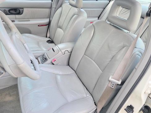Used 2001 Buick Regal GS w/ Prestige Pkg image 27