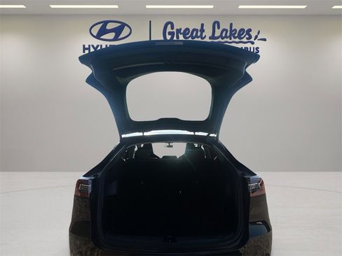 Used 2021 Tesla Model Y Long Range image 10