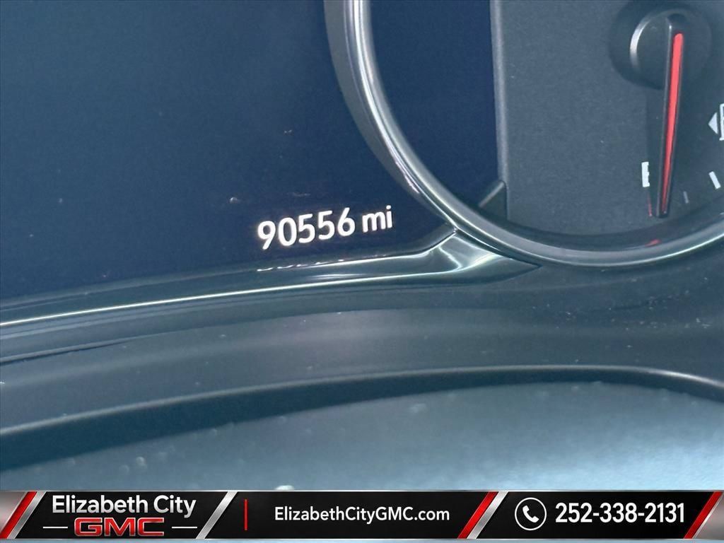 Used 2023 Chevrolet Traverse Premier AWD/4WD image 26
