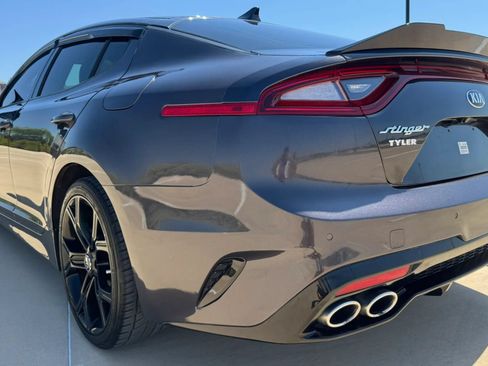 Used 2018 Kia Stinger GT1 AWD/4WD image 14