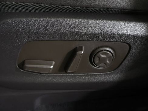 Used 2025 Kia Carnival SX Prestige FWD image 38