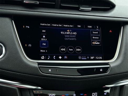 Used 2022 Cadillac XT5 Premium Luxury image 17