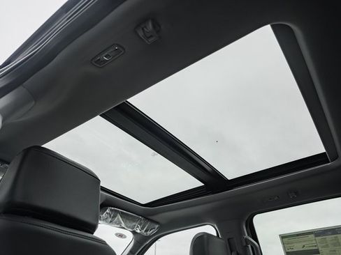 New 2026 Ford F350 Lariat w/ FX4 Off-Road Package image 39