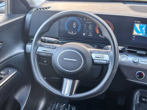 Used 2024 Hyundai Kona SE image 18