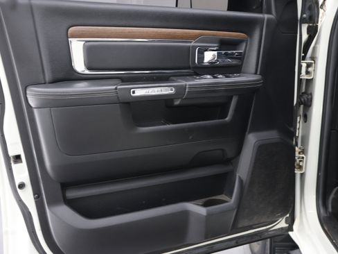 Used 2017 RAM 2500 Laramie w/ Sport Appearance Group AWD/4WD image 38