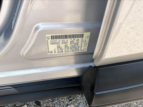 Certified 2021 Nissan Rogue SV FWD image 3