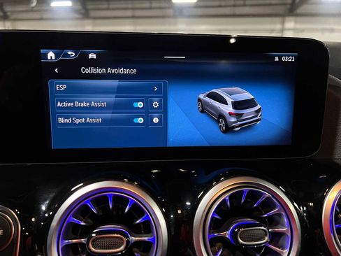 Certified 2025 Mercedes-Benz GLA 250 4MATIC image 30