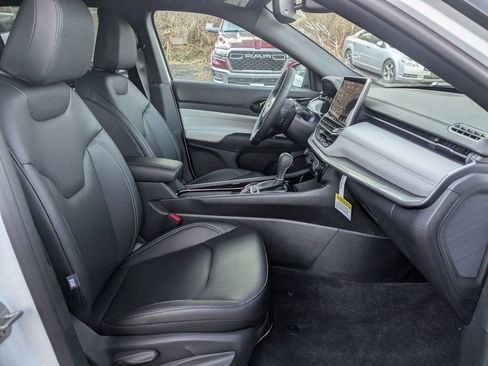 New 2026 Jeep Compass Limited image 29