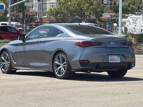 Used 2019 INFINITI Q60 3.0t Luxe w/ Essential Package RWD image 6