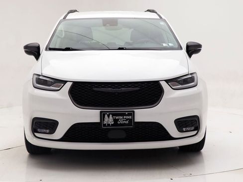 Used 2024 Chrysler Pacifica Touring-L w/ Road Tripper Package FWD image 5