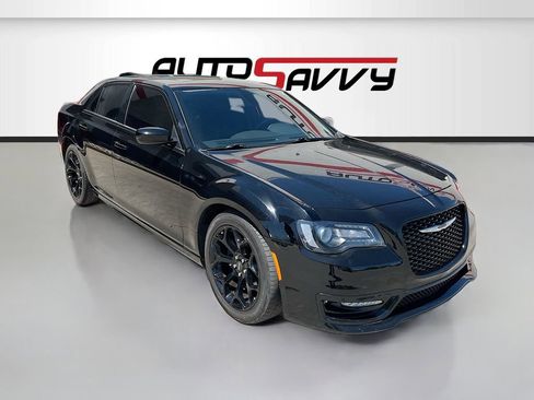 Used 2020 Chrysler 300 S RWD image 1