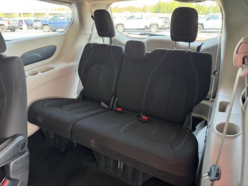 Used 2023 Chrysler Voyager LX FWD image 23
