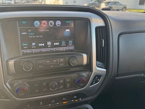 Used 2018 GMC Sierra 1500 SLT image 17